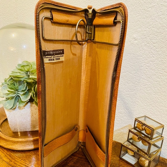 Other - Vintage Tan Leather Tie Case/Travel Case/Luggage